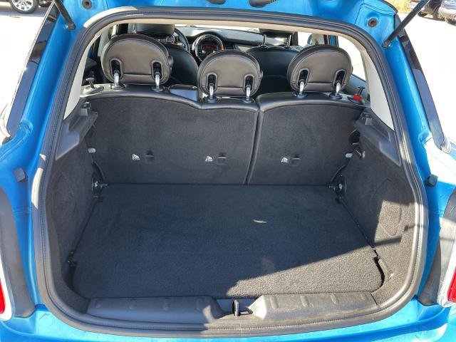 Used 2016 MINI Cooper 4-Door Hardtop image 8