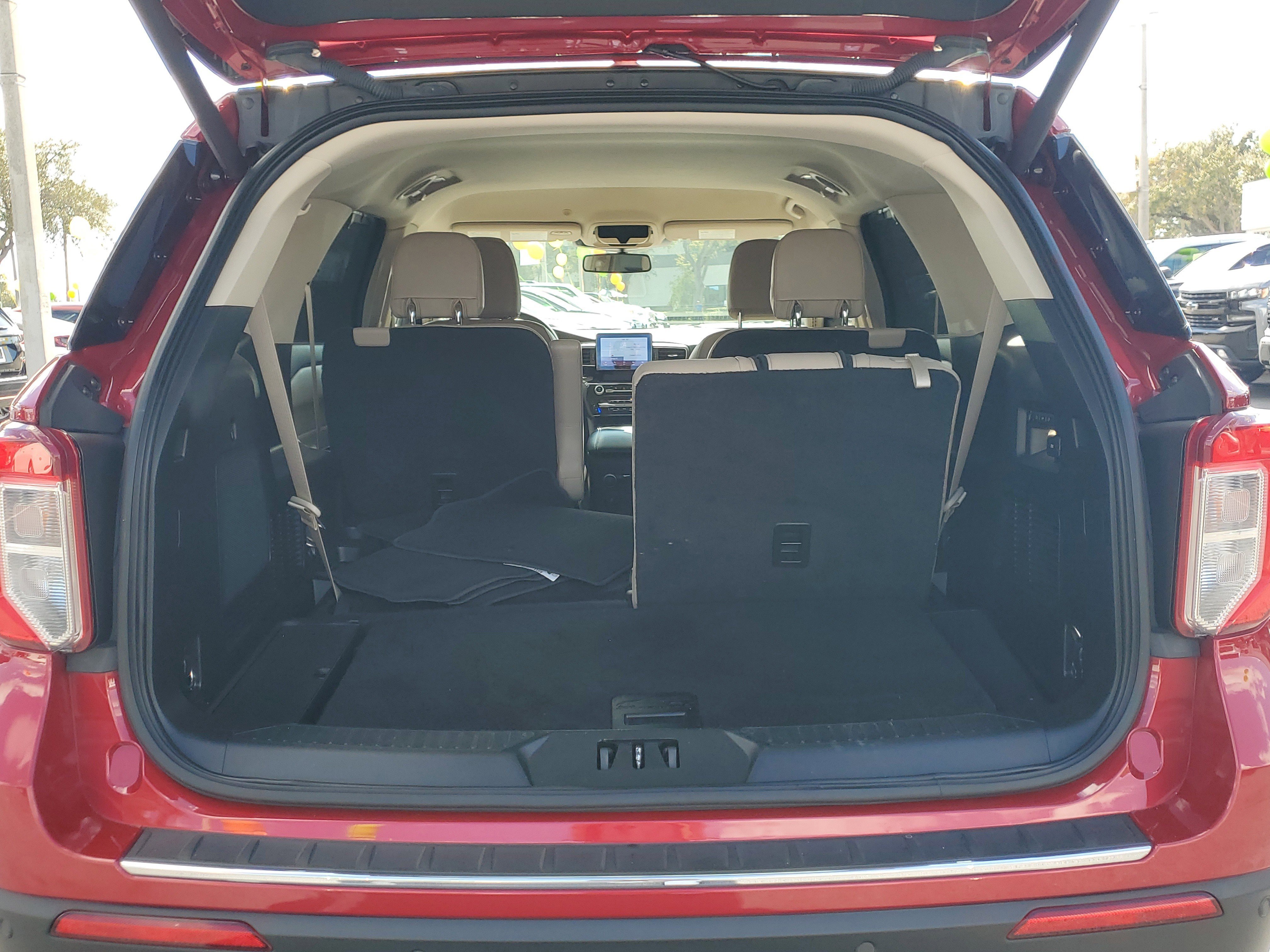 Certified 2021 Ford Explorer Limited w/ Equipment Group 301A image 10