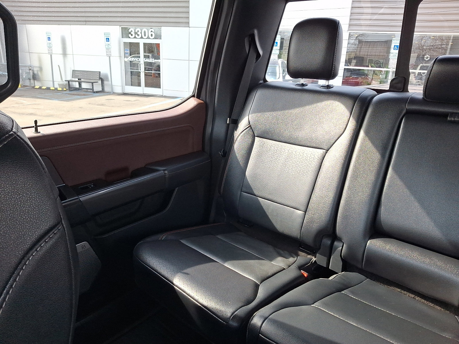 Certified 2022 Ford F150 Lariat w/ Equipment Group 502A High image 18