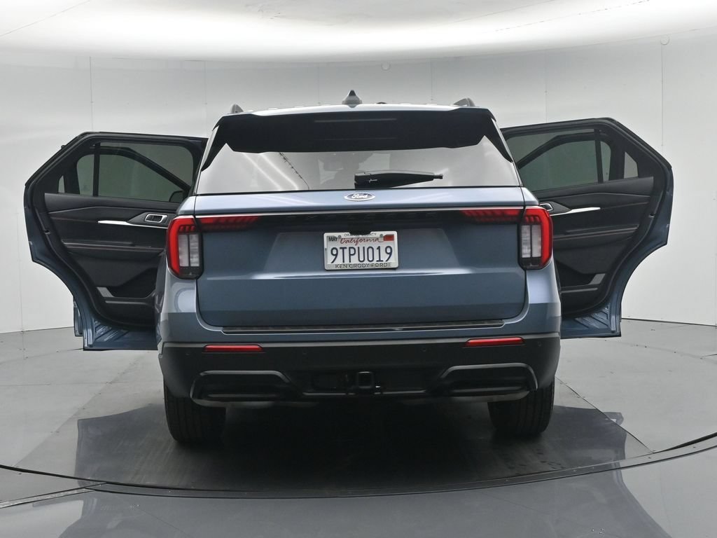 Certified 2025 Ford Explorer ST-Line w/ Premium Package RWD image 37