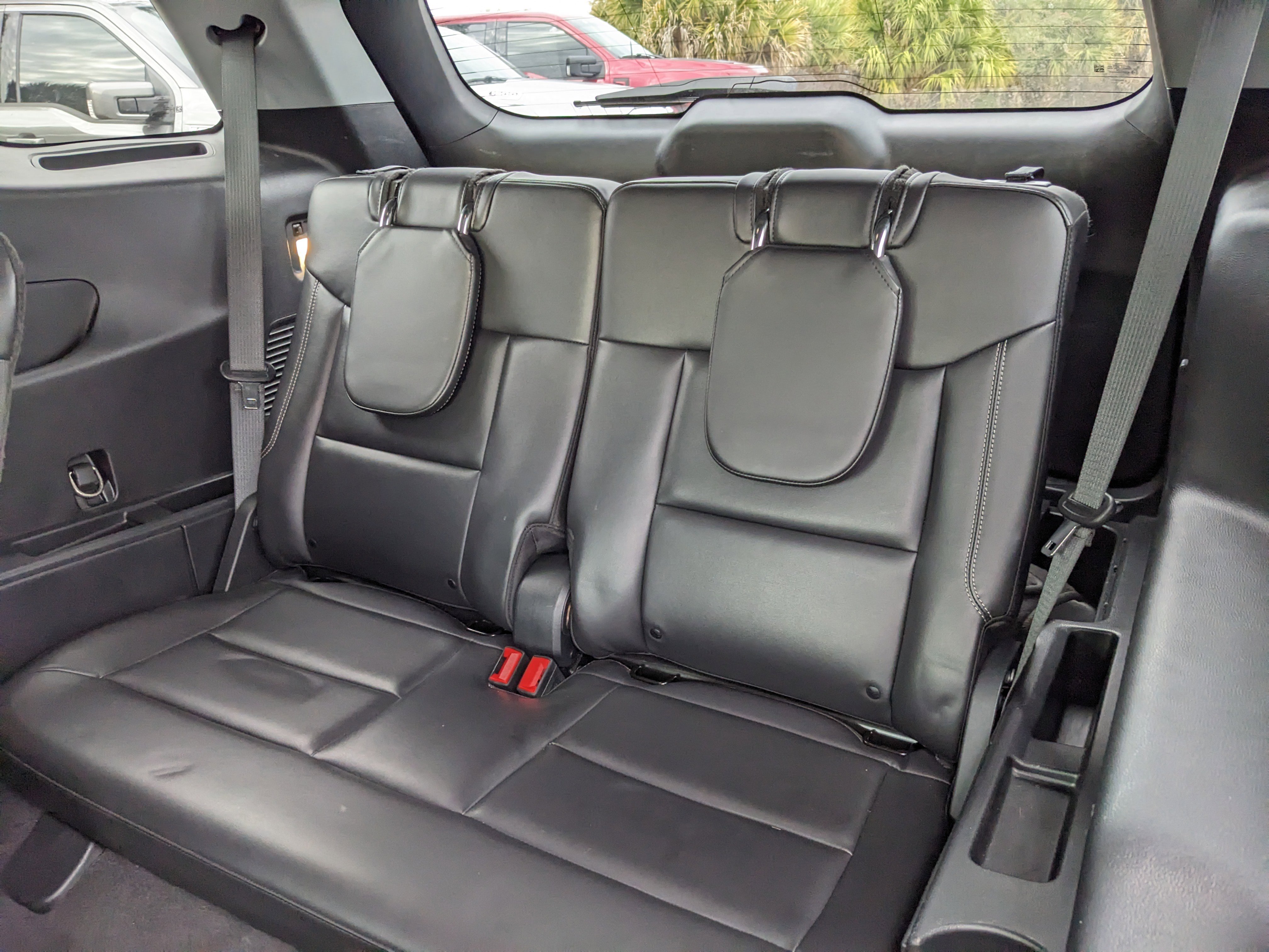 Certified 2022 Ford Explorer XLT w/ Equipment Group 202A image 18