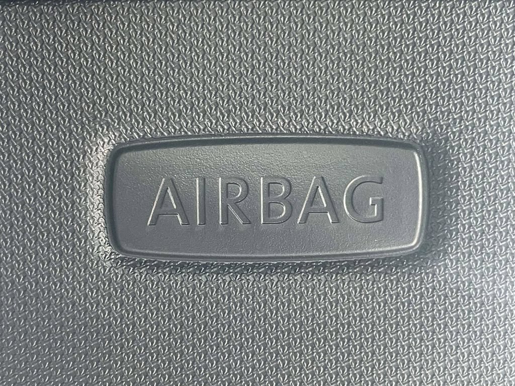 Used 2025 Volkswagen Tiguan SE R-Line FWD image 25