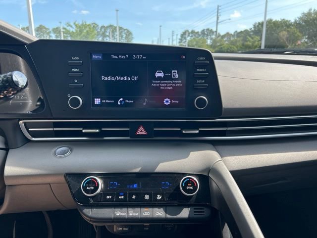 Used 2022 Hyundai Elantra SEL FWD image 20