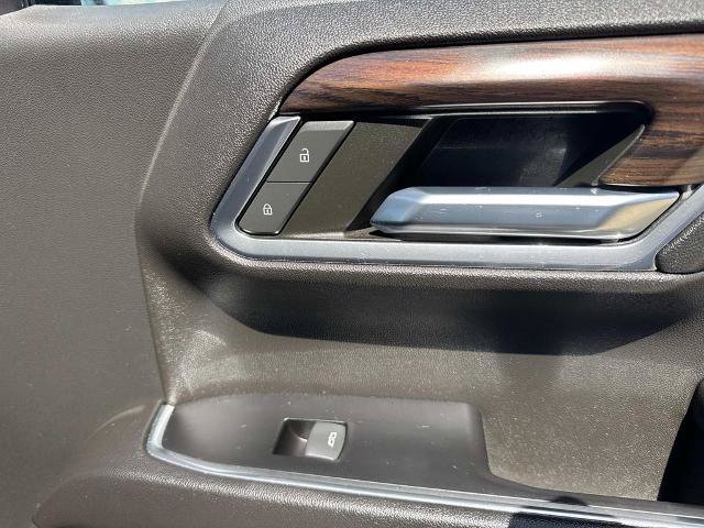 Used 2022 GMC Sierra 1500 SLT AWD/4WD image 19