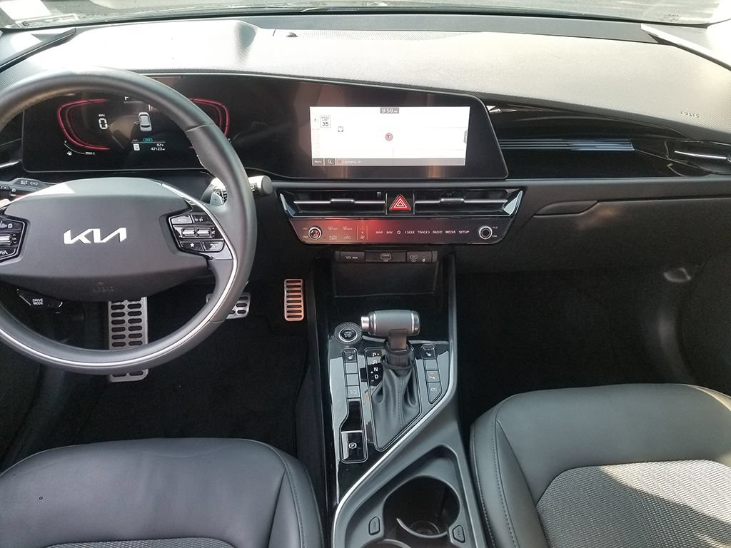 Used 2023 Kia Niro EX Touring FWD image 7
