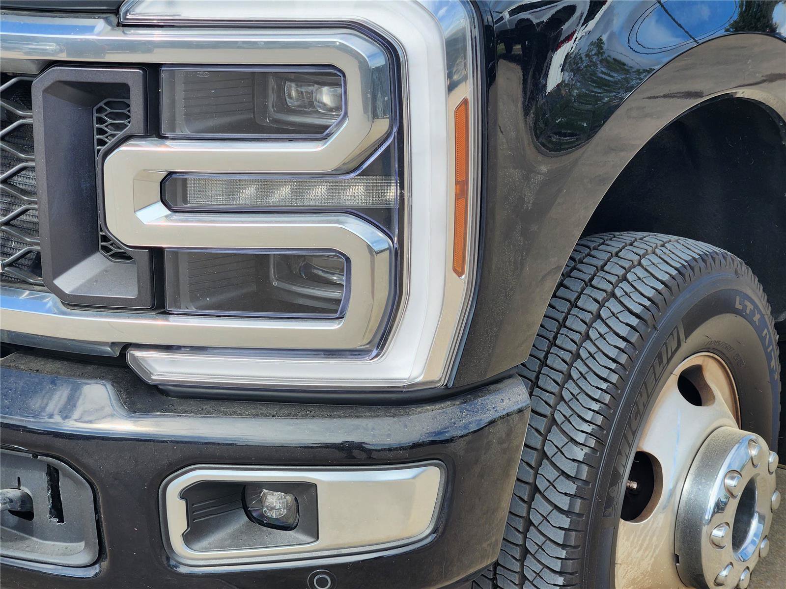 Certified 2024 Ford F350 Platinum AWD/4WD image 7
