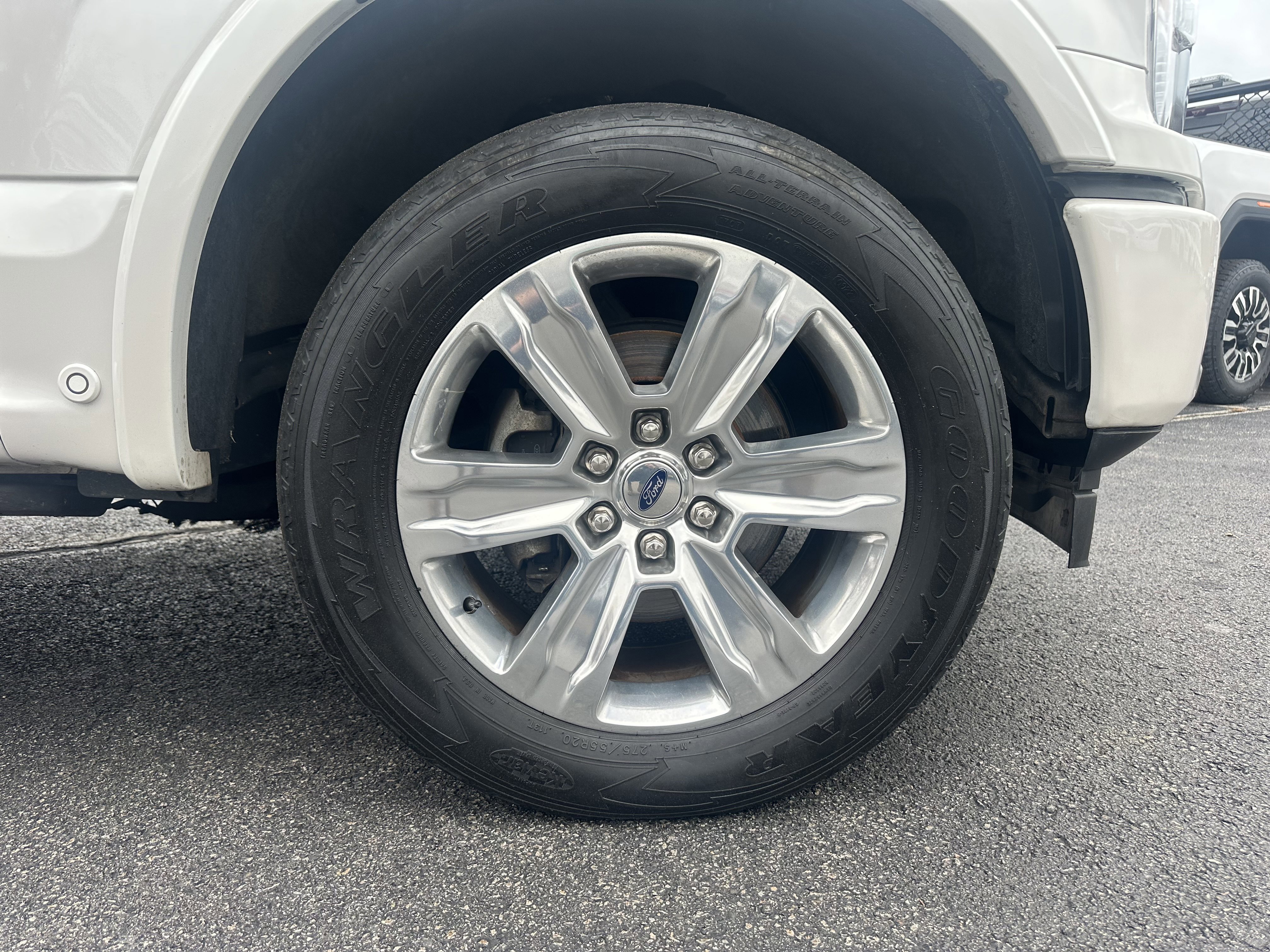 Certified 2019 Ford F150 Platinum w/ Equipment Group 701A Luxury image 8