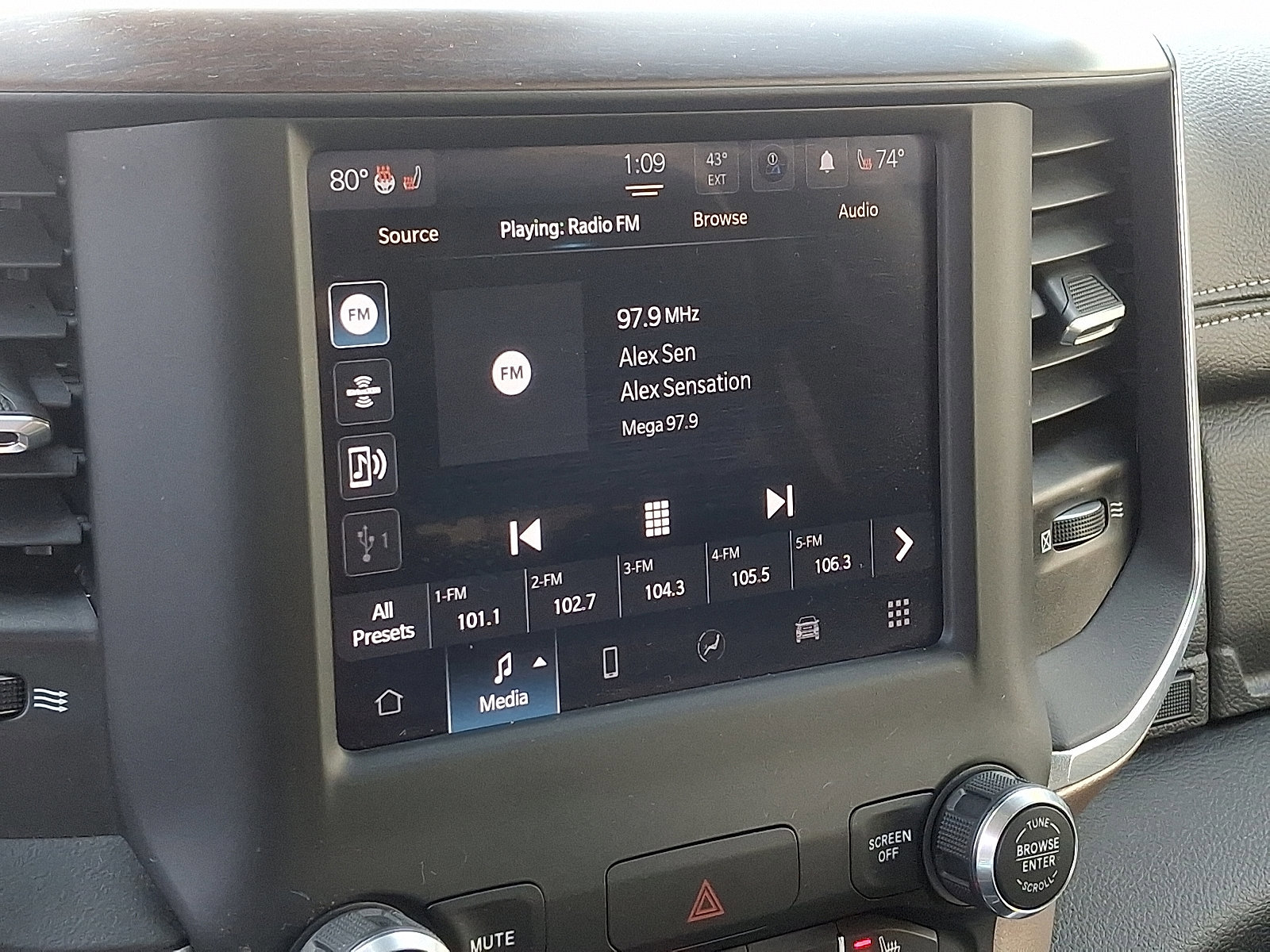 Used 2022 RAM 1500 Laramie image 16