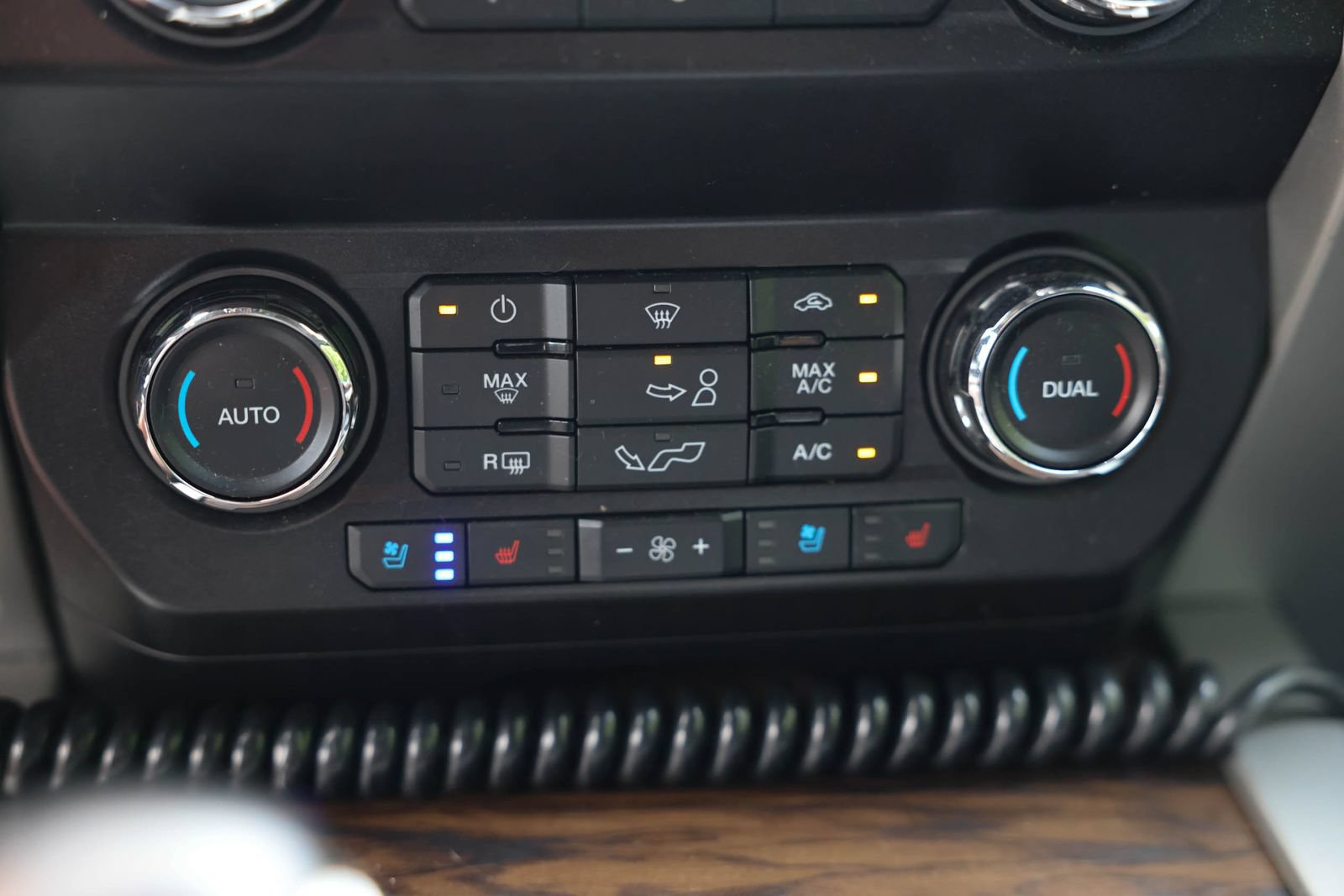 Certified 2019 Ford F150 Lariat w/ Trailer Tow Package AWD/4WD image 25