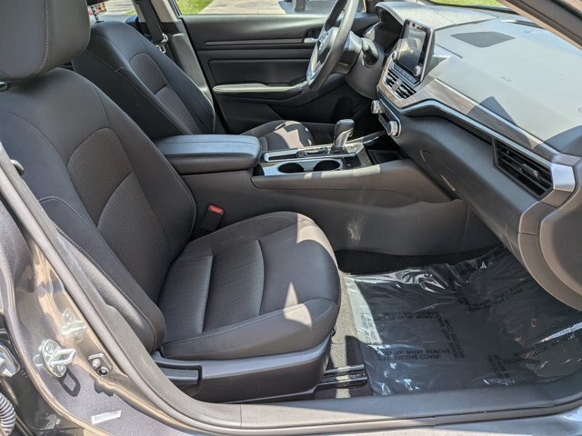 Used 2024 Nissan Altima 2.5 SV FWD image 36