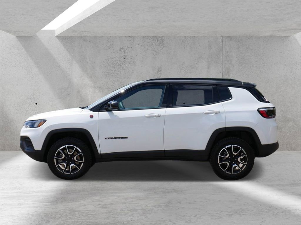 Used 2024 Jeep Compass Trailhawk AWD/4WD image 5