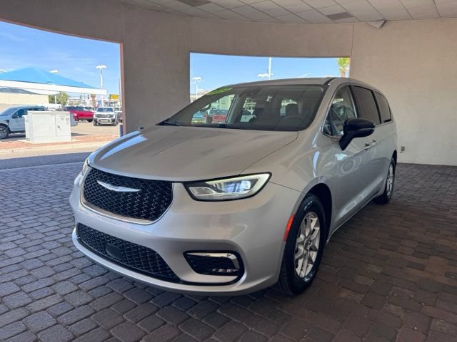 Used 2024 Chrysler Pacifica Touring-L