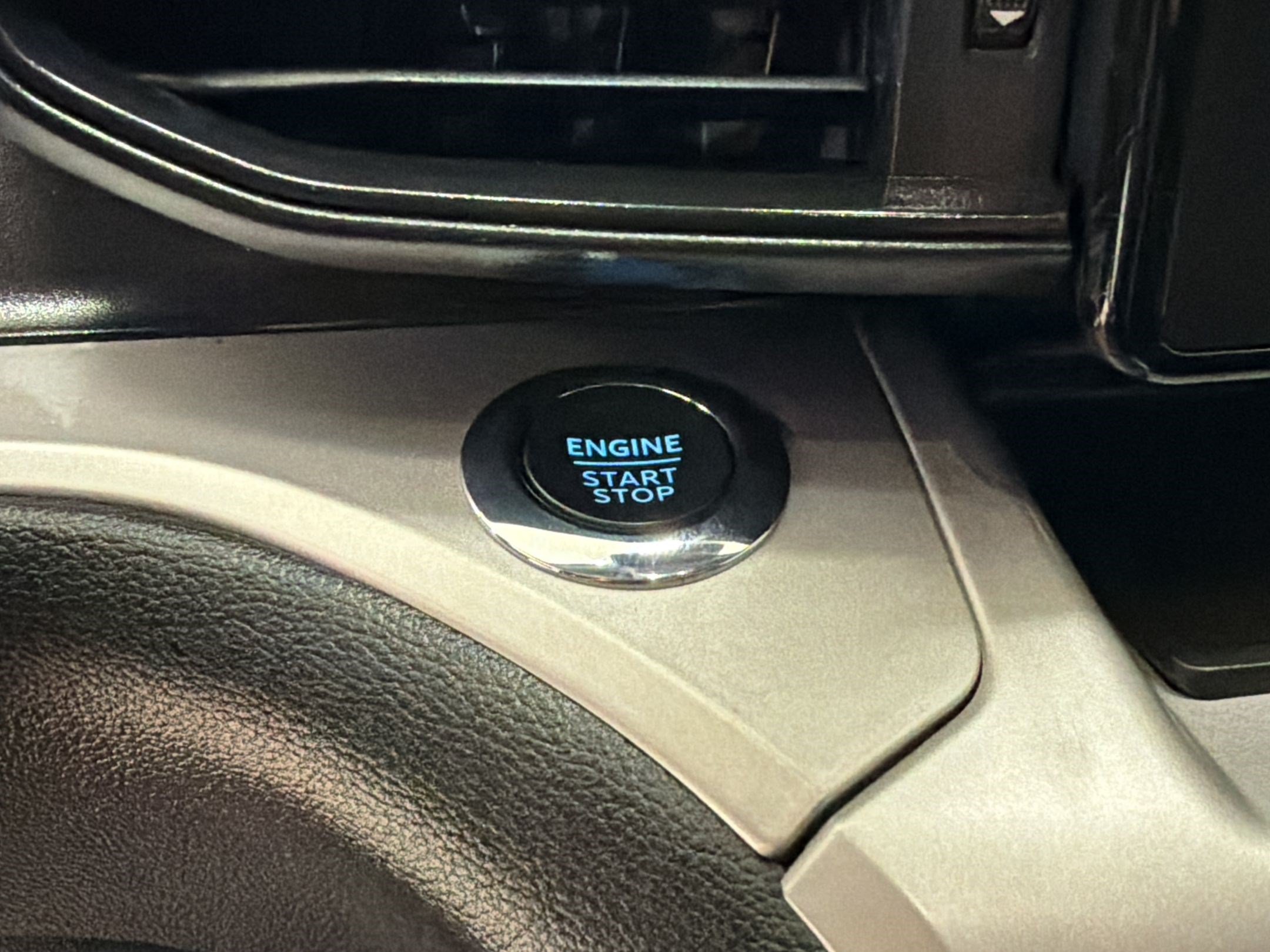 Certified 2022 Ford Explorer XLT RWD image 18
