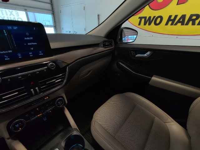 Certified 2020 Ford Escape Titanium image 25
