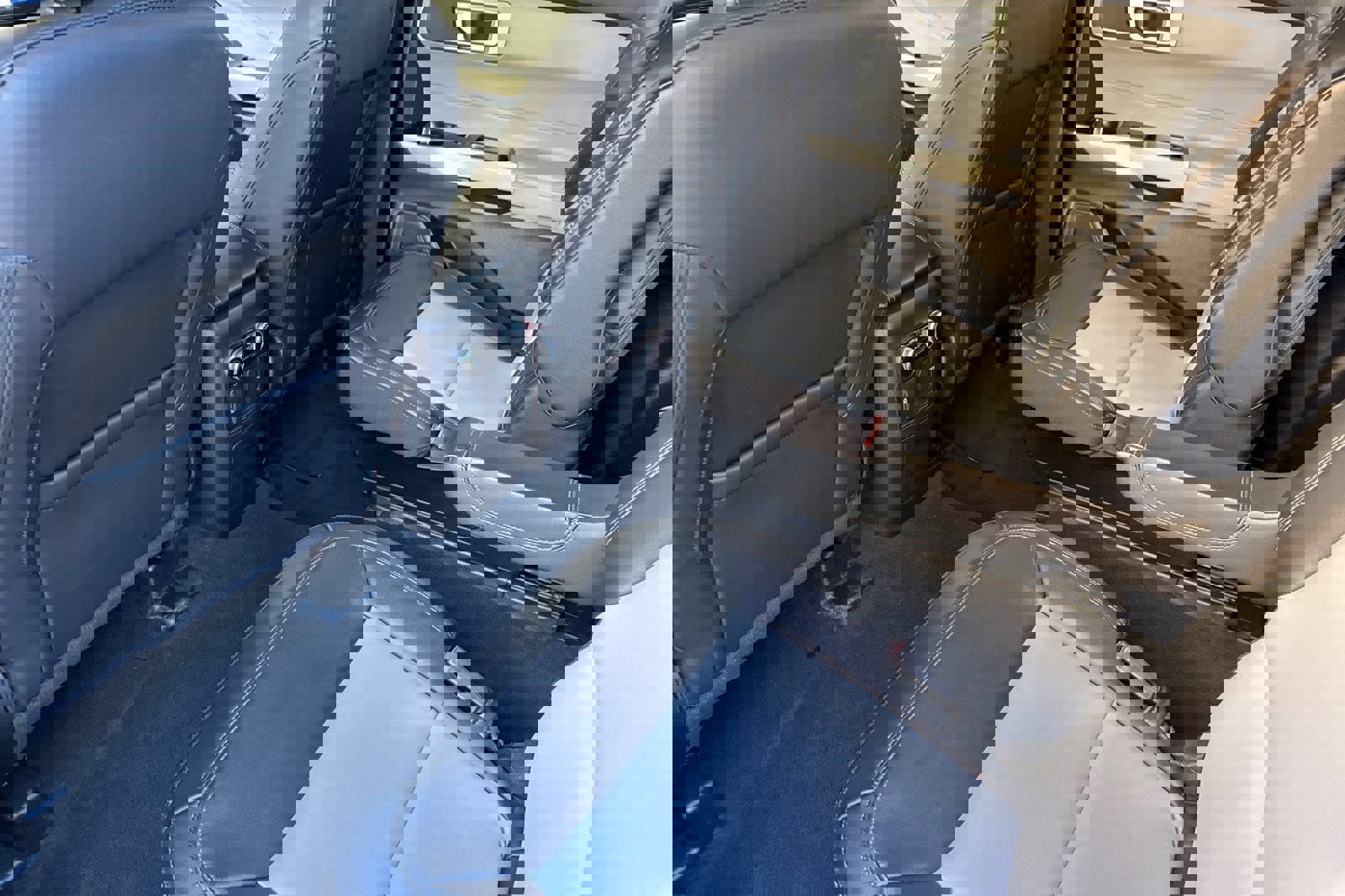 Certified 2022 Ford Explorer XLT w/ Equipment Group 202A image 13