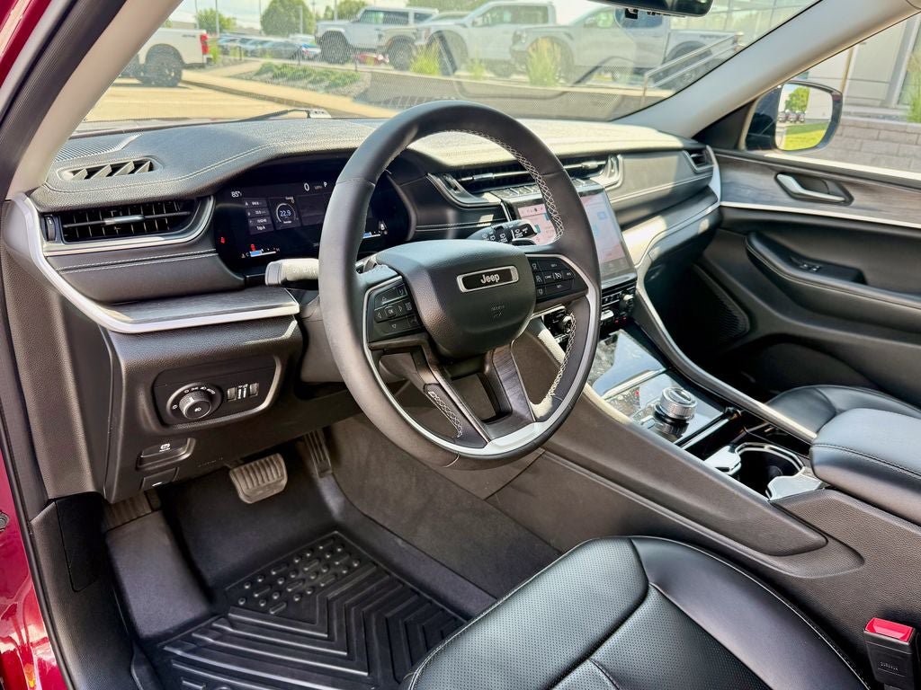 Used 2023 Jeep Grand Cherokee L Limited w/ Luxury Tech Group II AWD/4WD image 9