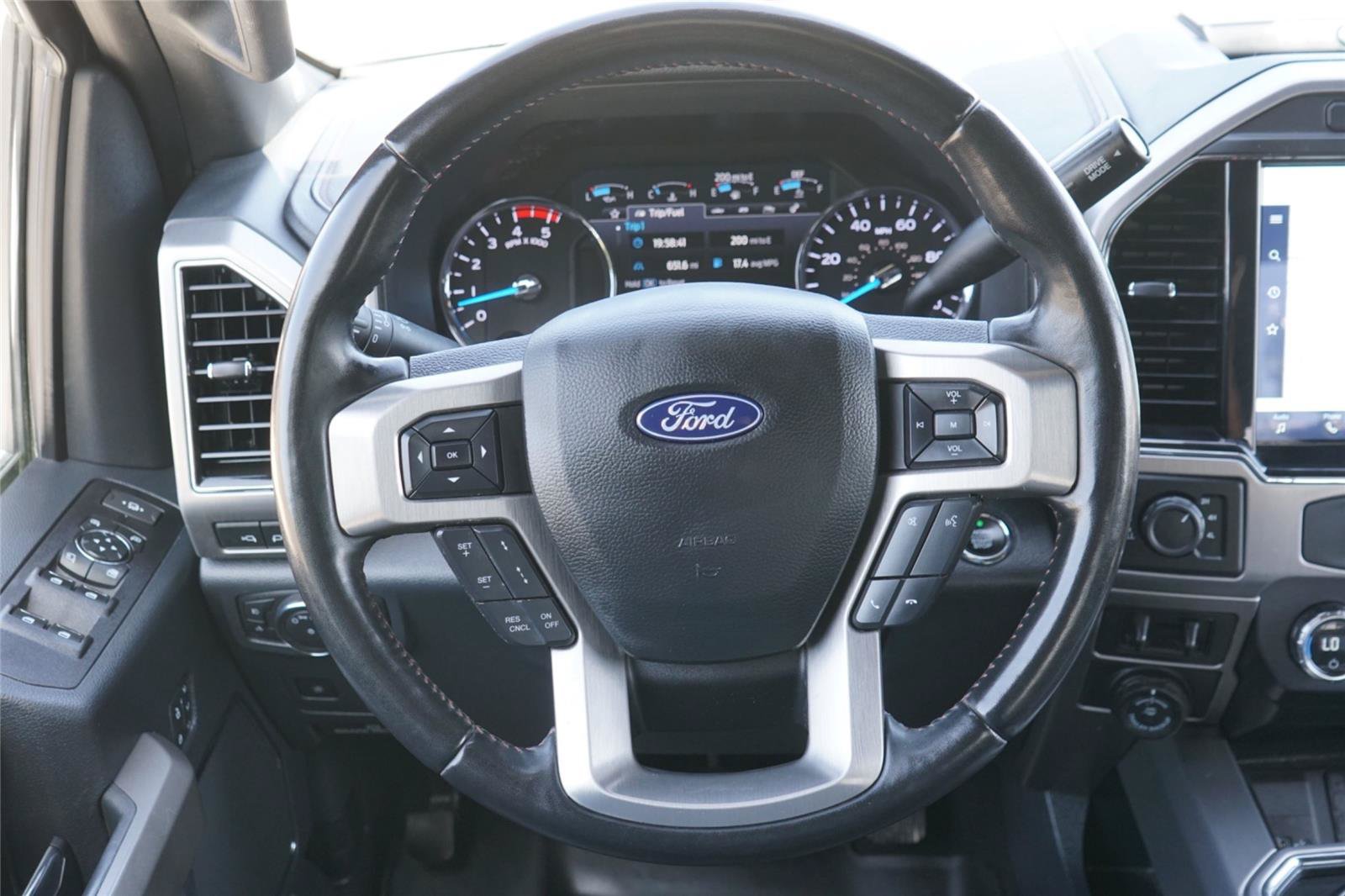 Certified 2022 Ford F350 Platinum w/ Tremor Off-Road Package AWD/4WD image 25
