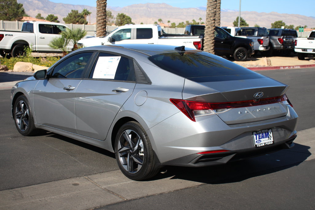 Used 2023 Hyundai Elantra SEL w/ Convenience Package FWD image 5