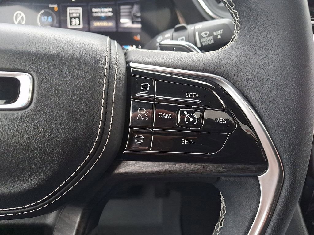 Used 2024 Jeep Grand Cherokee Overland w/ Trailer Tow Package image 23