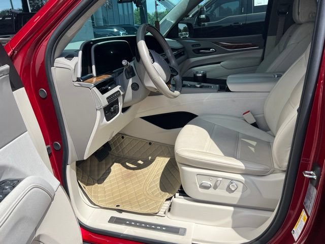 Used 2024 Cadillac Escalade ESV Sport Platinum w/ LPO, ONYX Package AWD/4WD image 10