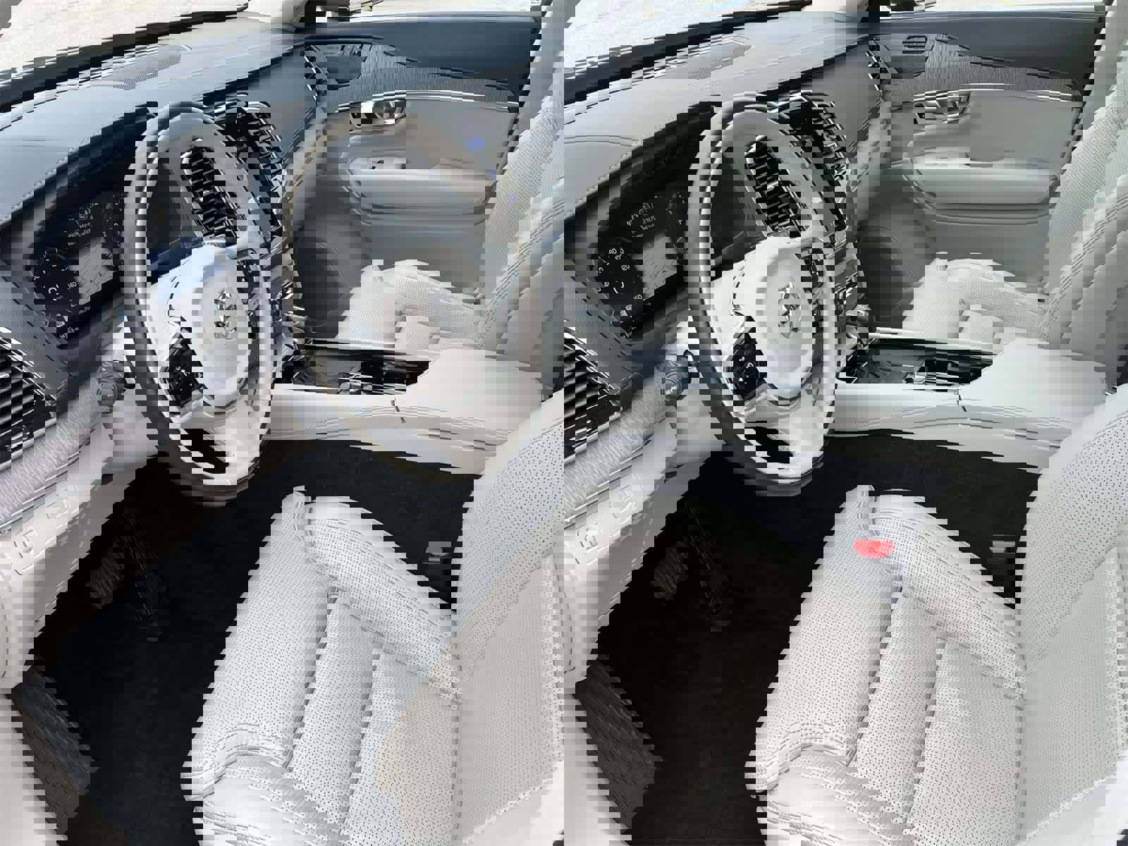 Used 2022 Volvo XC90 T6 Inscription w/ Advanced Package image 10