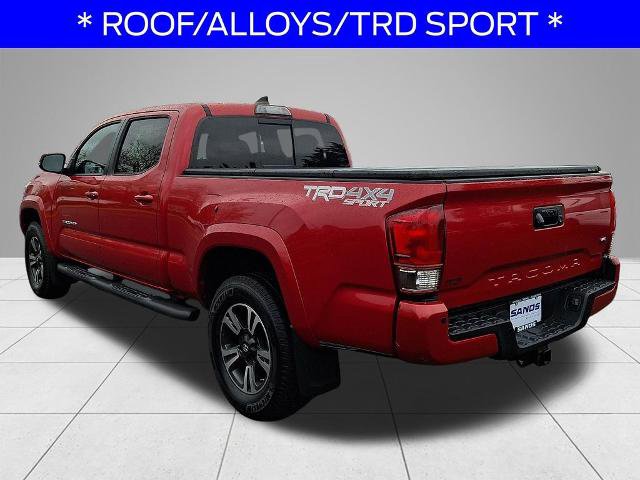 Used 2017 Toyota Tacoma TRD Sport AWD/4WD image 6