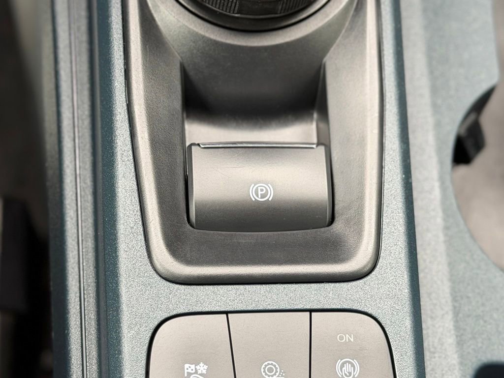 Certified 2024 Ford Maverick Lariat FWD image 19