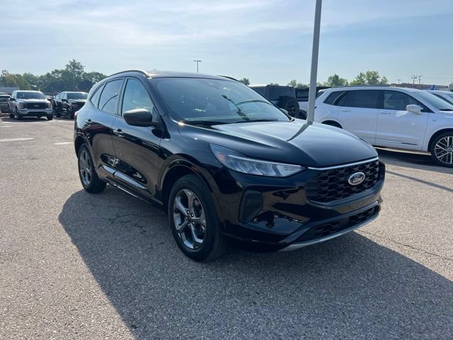 Certified 2024 Ford Escape ST-Line w/ Tech Pack #1 AWD/4WD image 2