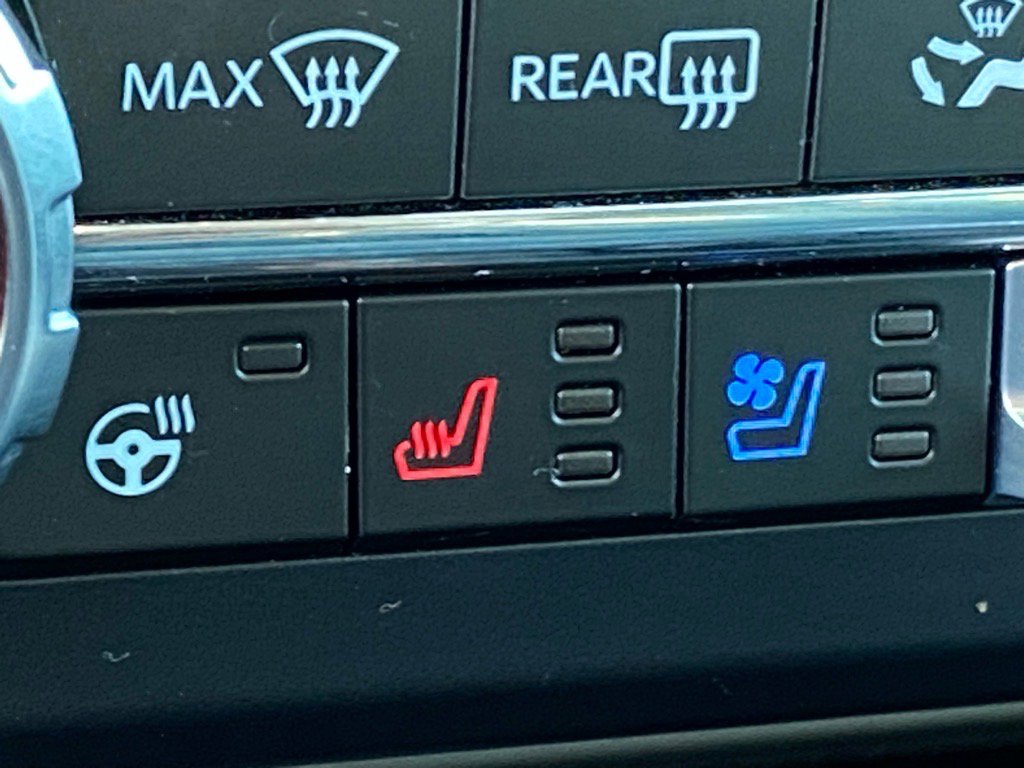 Certified 2024 Ford F250 Lariat w/ Chrome Package image 17