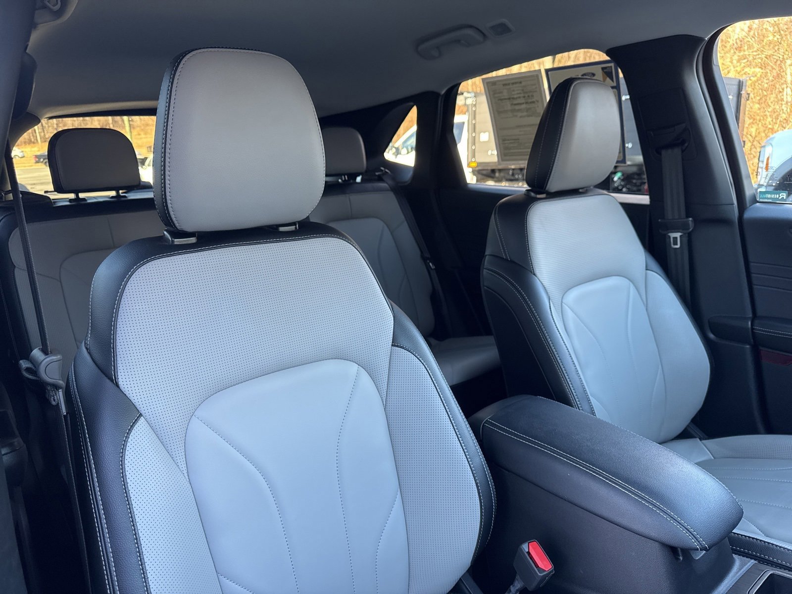 Certified 2025 Ford Escape SE w/ PHEV Premium Package image 38