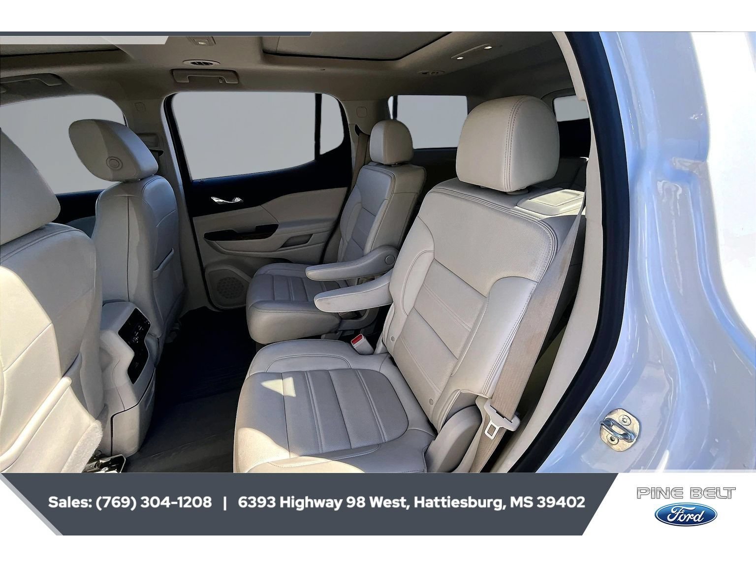 Used 2021 GMC Acadia Denali w/ Denali Technology Package FWD image 19