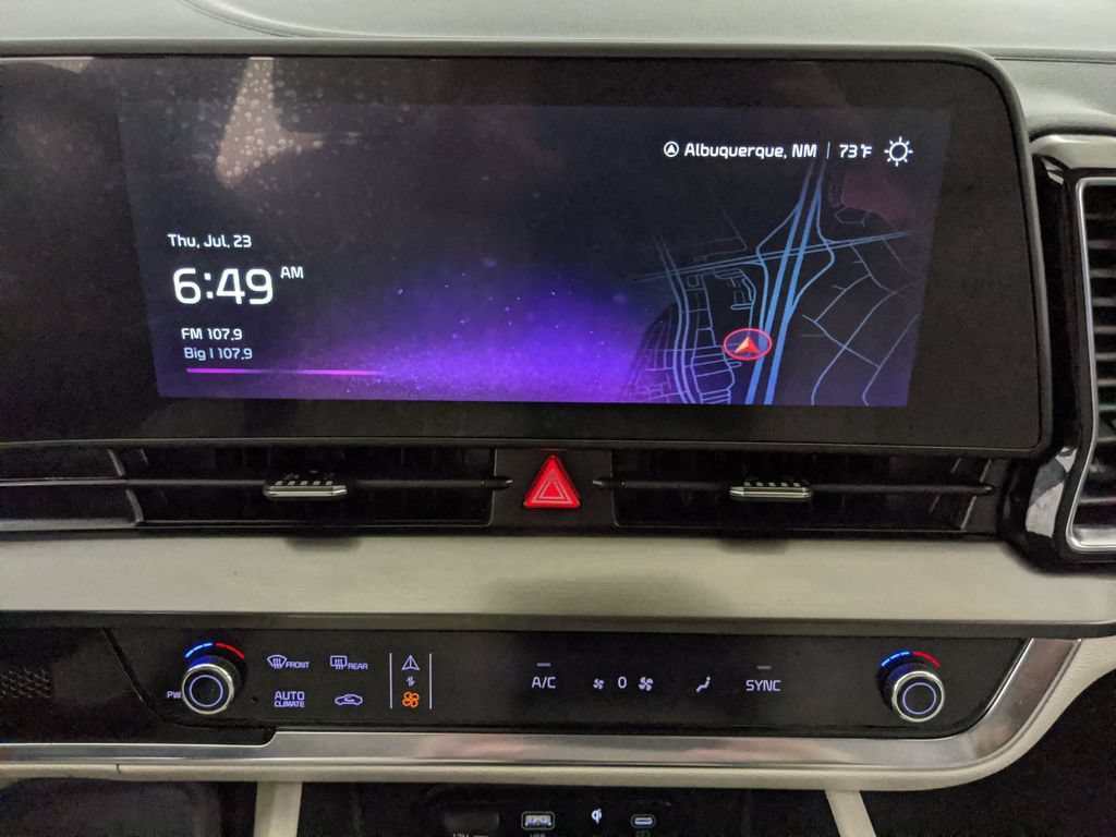 Used 2024 Kia Sportage EX FWD image 8