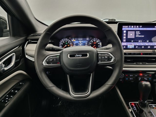 Used 2023 Jeep Compass Limited AWD/4WD image 32
