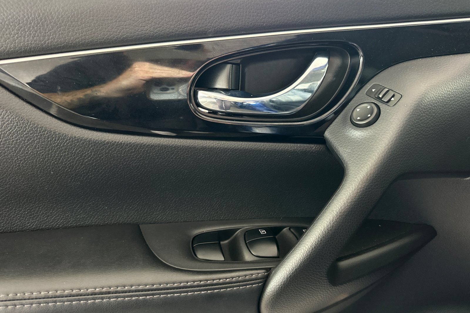 Used 2017 Nissan Rogue Sport SL FWD image 10