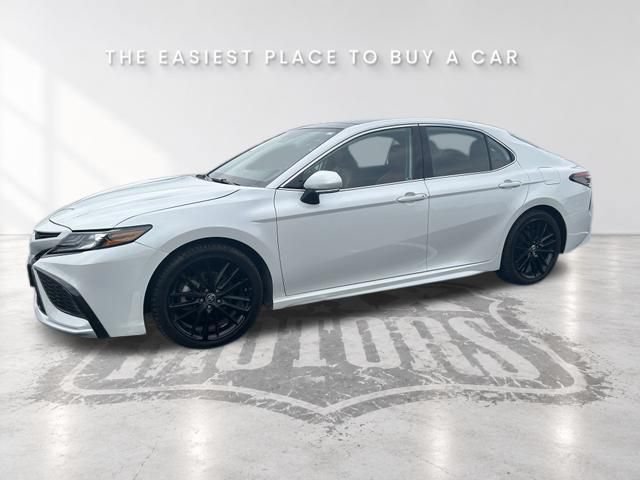 Used 2024 Toyota Camry XSE FWD image 5