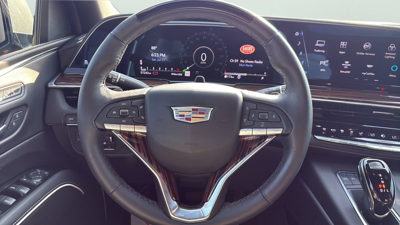 Used 2022 Cadillac Escalade Premium Luxury w/ Performance Package AWD/4WD image 12