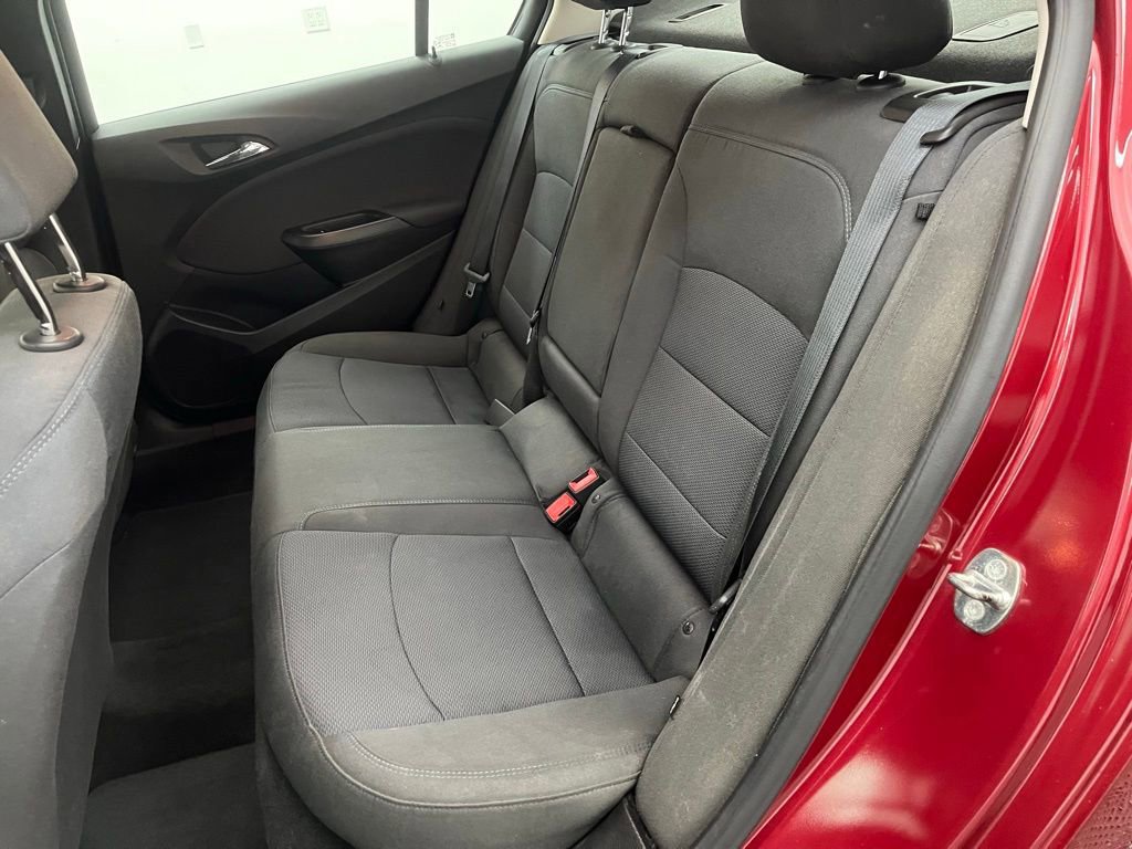 Used 2018 Chevrolet Cruze LT w/ Convenience Package image 28