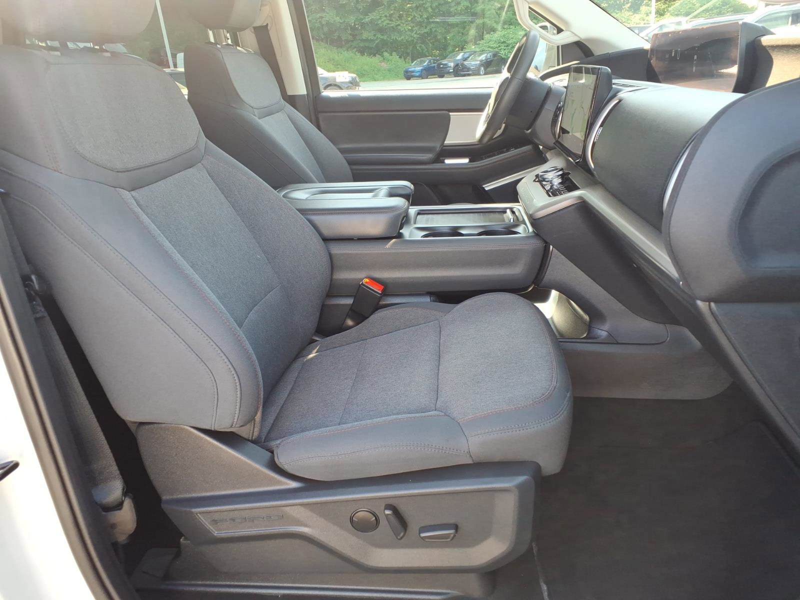 Certified 2025 Ford Expedition Active AWD/4WD image 21