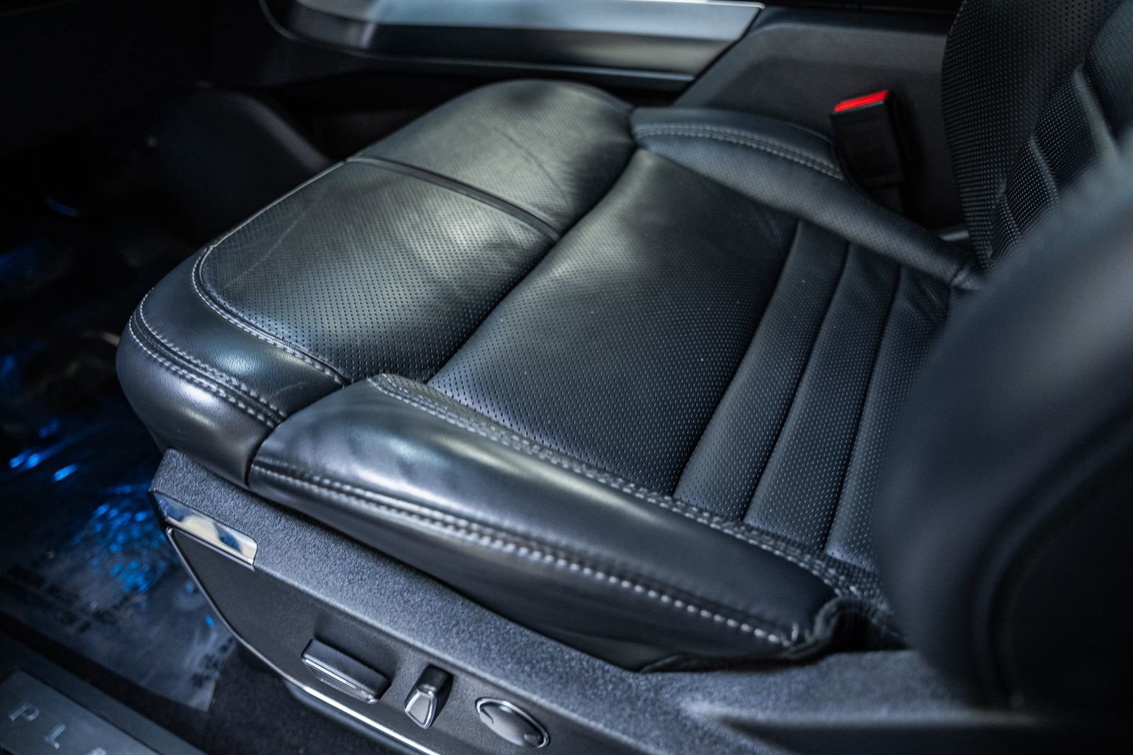 Certified 2023 Ford F150 Platinum w/ Equipment Group 701A High image 48