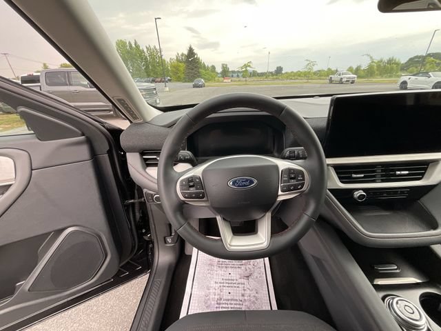 Certified 2025 Ford Explorer Active AWD/4WD image 15
