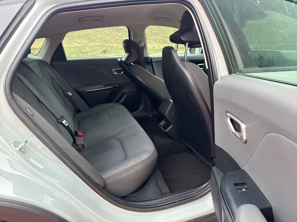 Used 2025 Kia K4 LXS image 18
