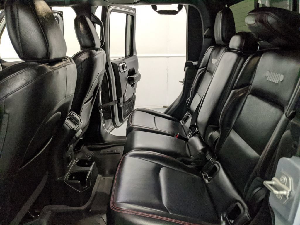 Used 2023 Jeep Gladiator Rubicon w/ LED Lighting Group AWD/4WD image 15