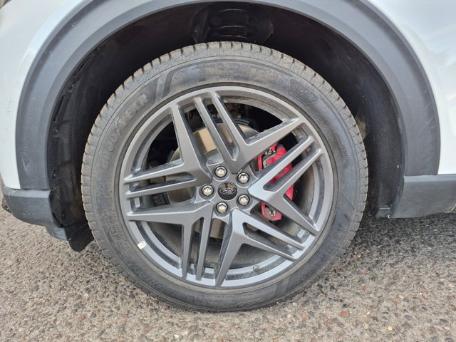 Certified 2025 Ford Explorer ST AWD/4WD image 18