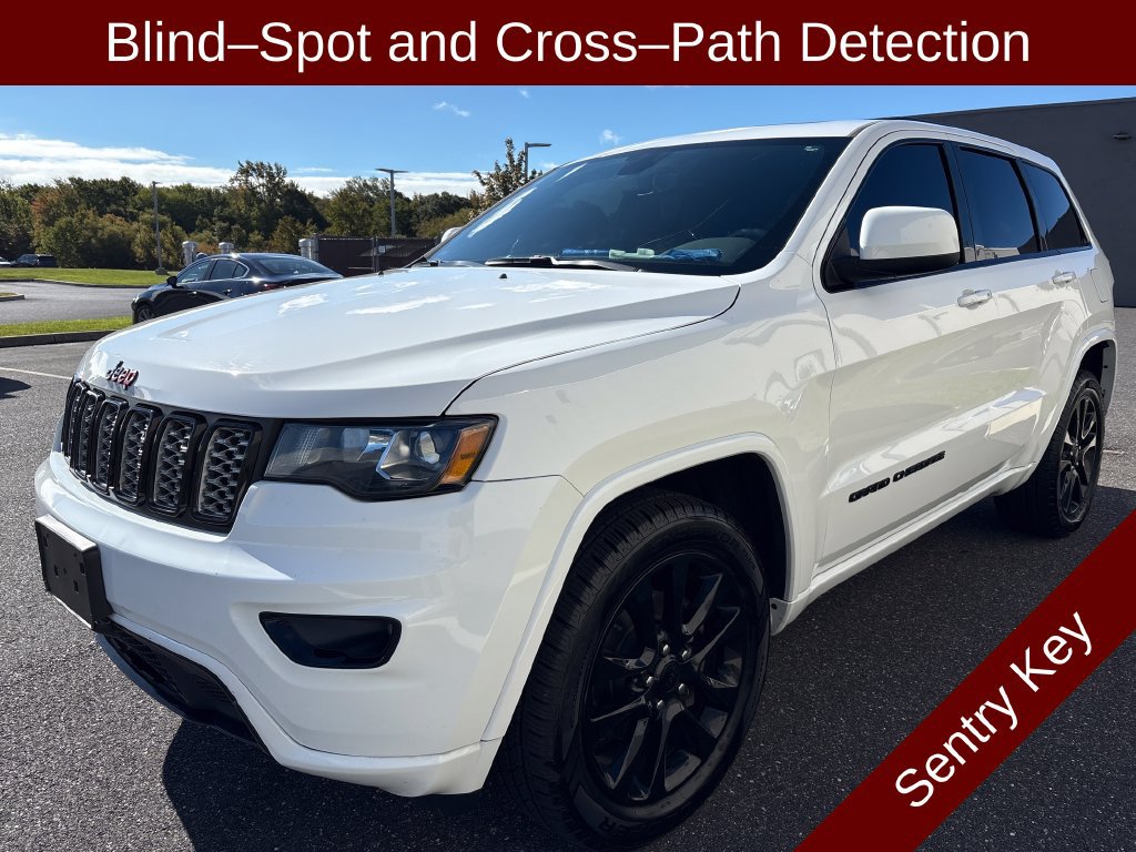 Used 2019 Jeep Grand Cherokee Altitude AWD/4WD image 4