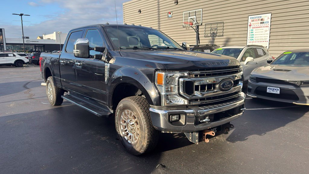 Certified 2020 Ford F250 XLT w/ XLT Premium Package AWD/4WD image 4