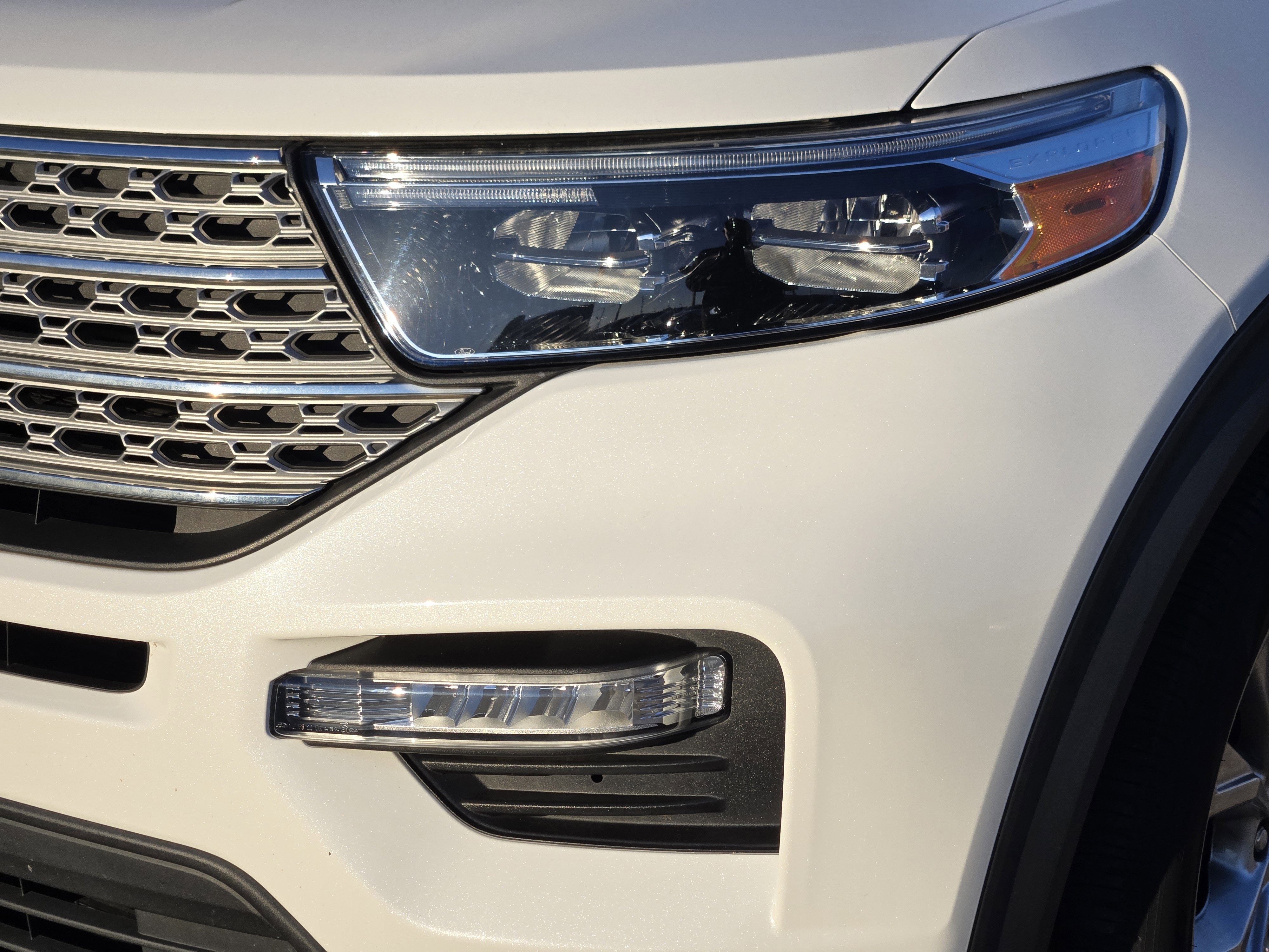 Certified 2022 Ford Explorer Limited w/ Equipment Group 301A image 6