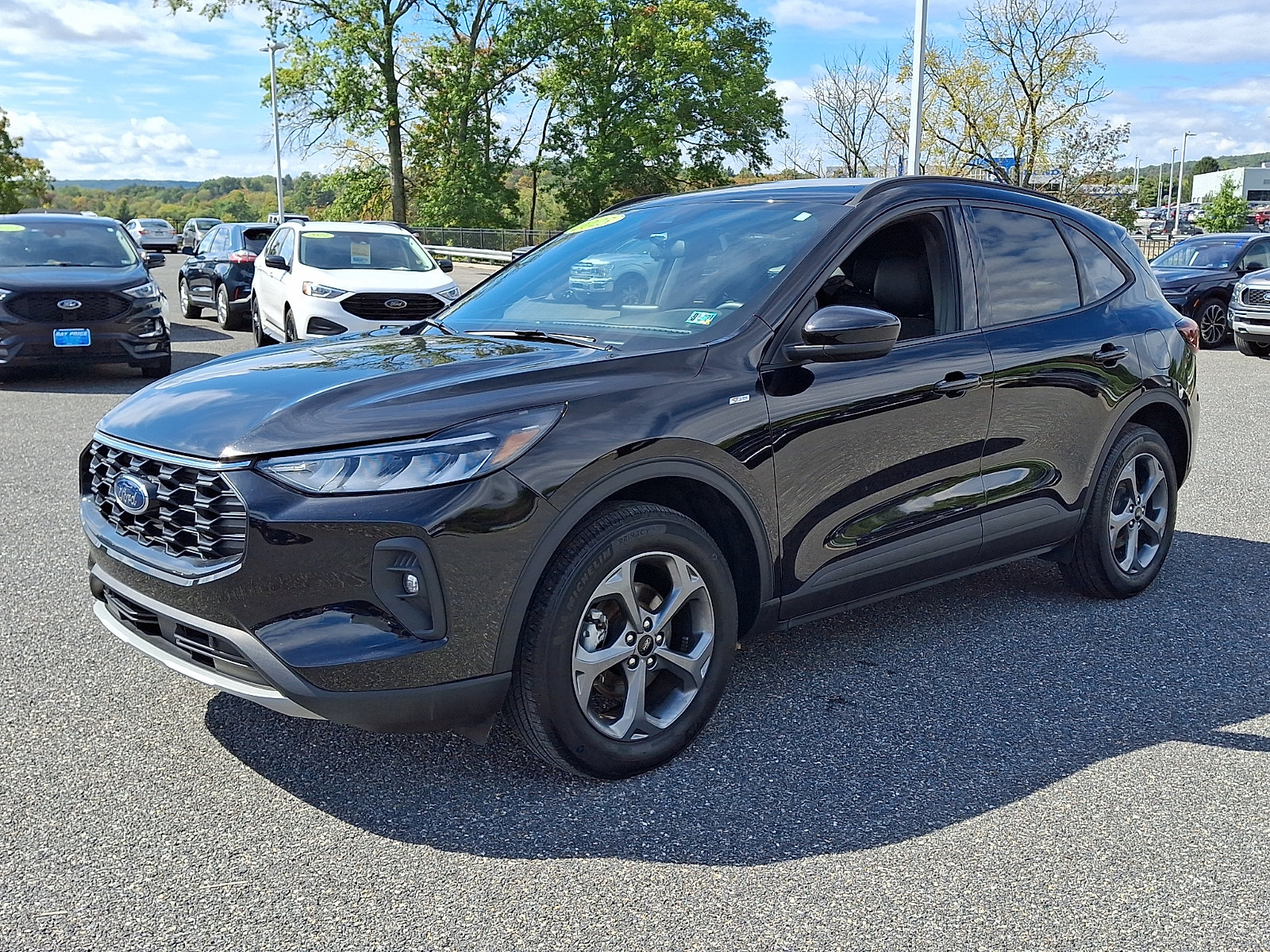 Certified 2025 Ford Escape ST-Line Select AWD/4WD image 4