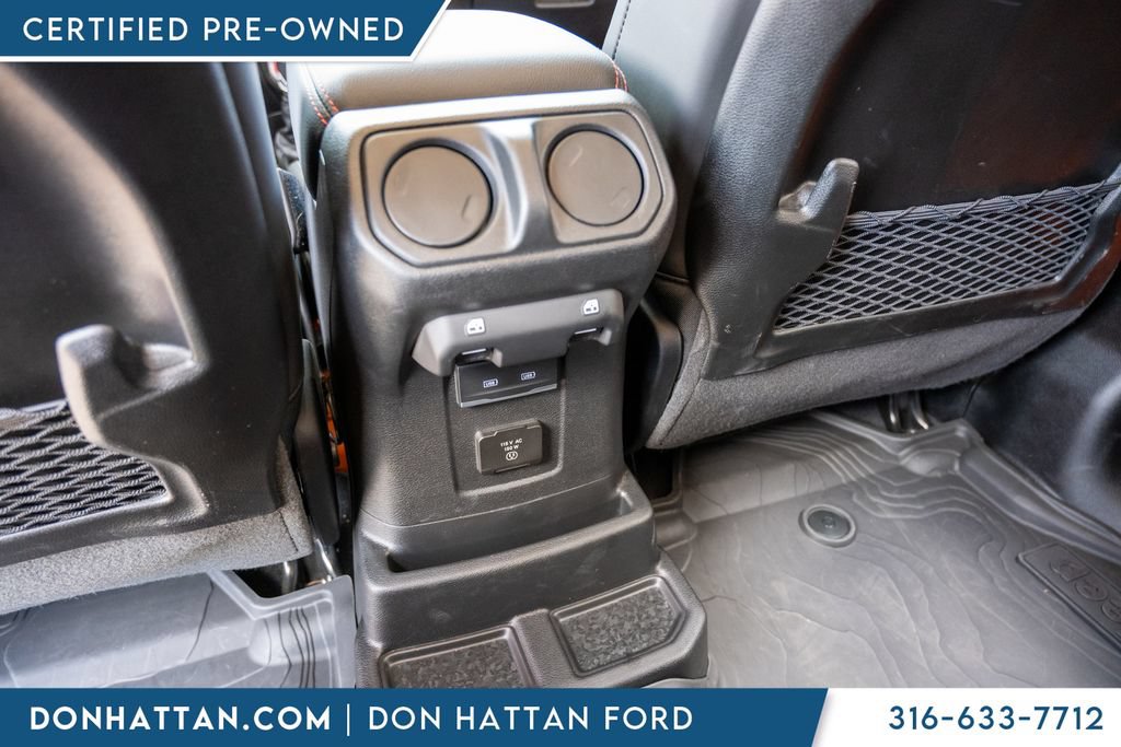 Used 2025 Jeep Wrangler Unlimited Rubicon w/ Convenience Group AWD/4WD image 26