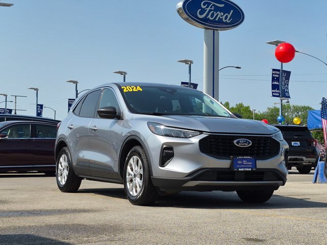 Certified 2024 Ford Escape Active FWD image 2