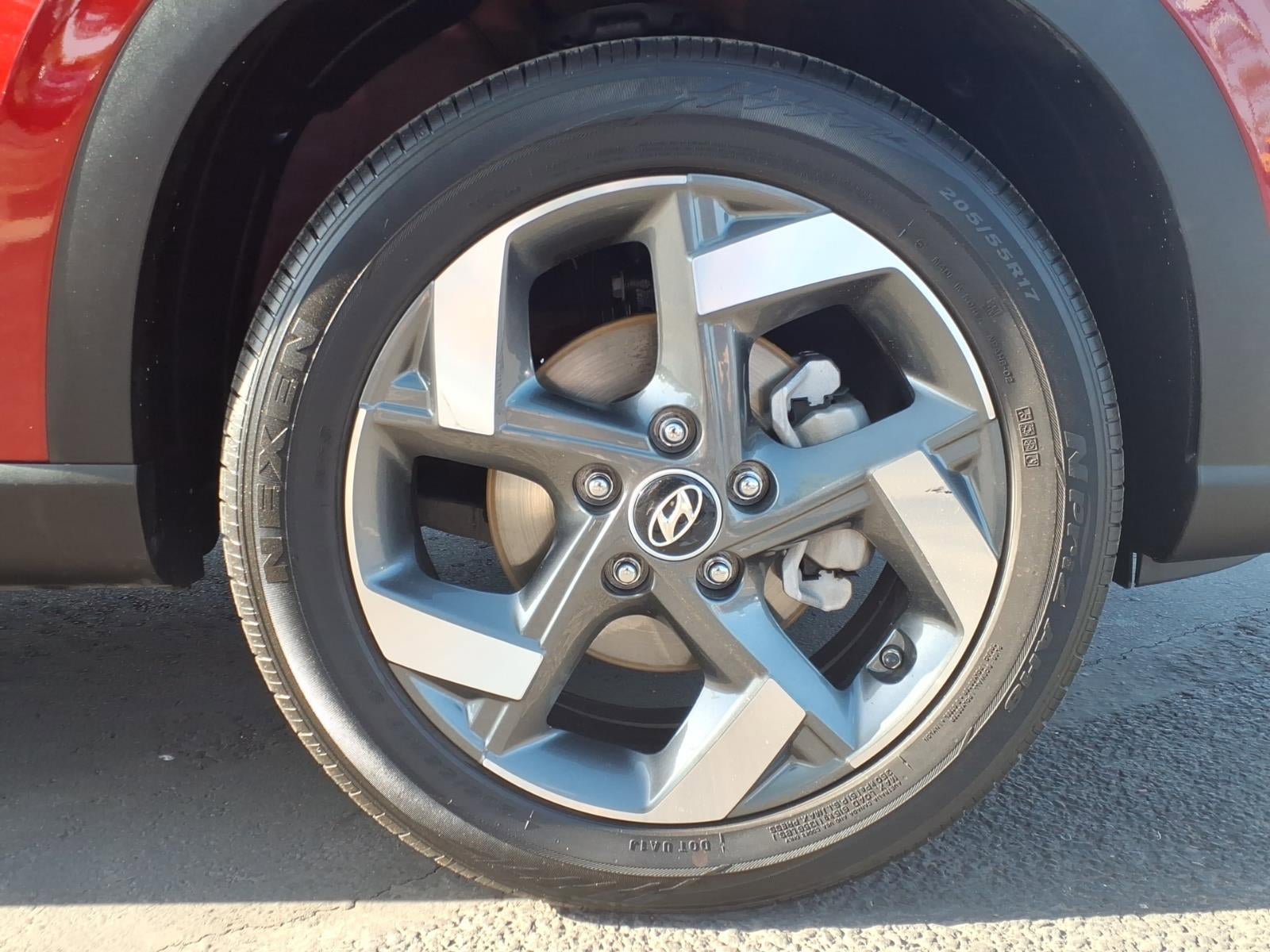 Used 2022 Hyundai Venue Limited FWD image 9